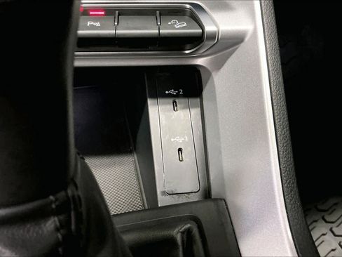 Used 2023 Audi Q3 2.0T Premium w/ Convenience Package image 34