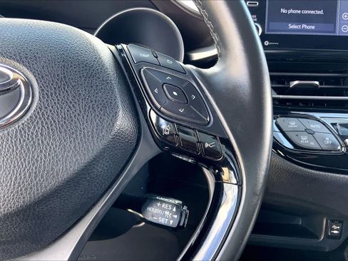 Used 2019 Toyota C-HR Limited FWD image 24