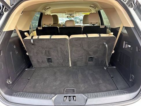 Used 2022 Ford Explorer XLT w/ Equipment Group 202A image 14