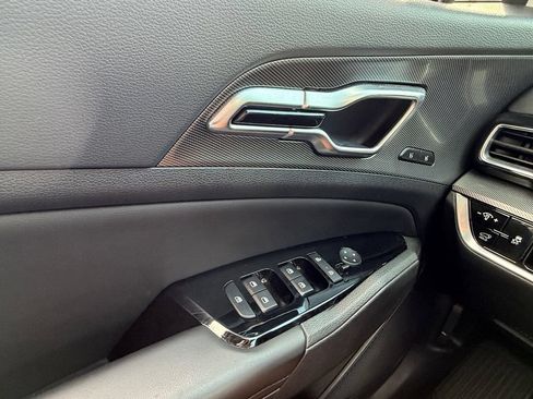 Used 2025 Kia Sportage SX FWD image 28