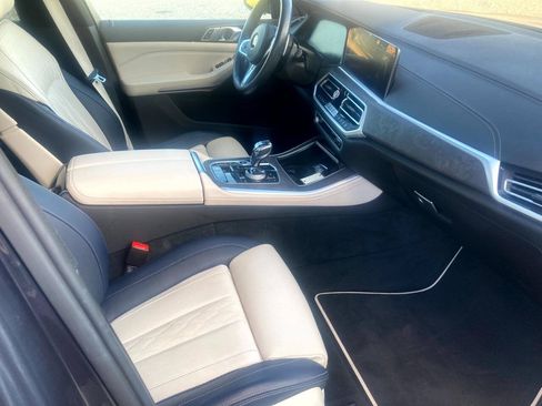 Used 2022 BMW X5 xDrive40i w/ M Sport Package AWD/4WD image 13