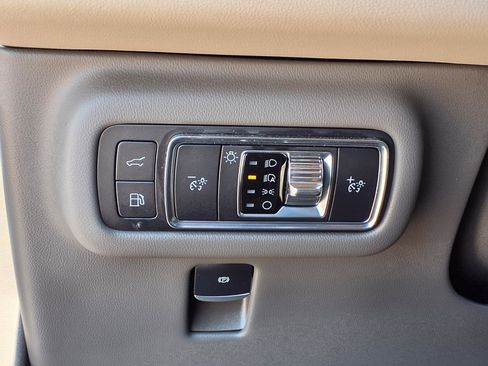 Certified 2025 Lincoln Nautilus Reserve image 32