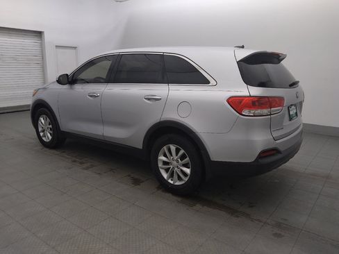 Used 2017 Kia Sorento L FWD image 3