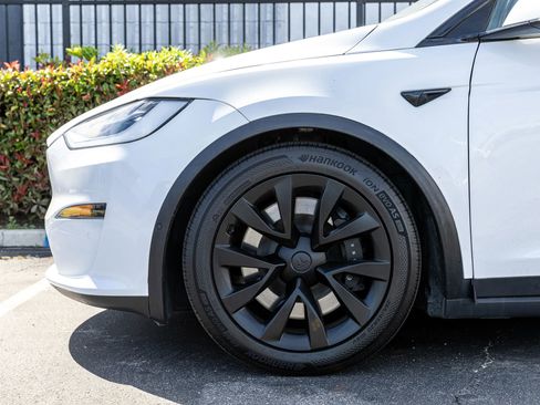 Used 2022 Tesla Model X AWD/4WD image 10