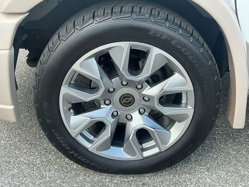 Used 2022 Chevrolet Express 2500 w/ Enhanced Convenience Package image 30