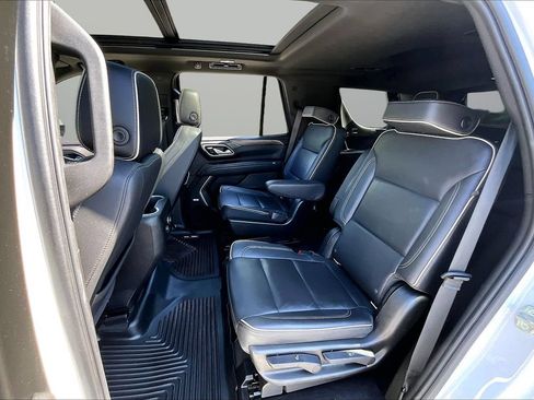 Used 2021 Chevrolet Tahoe Premier w/ Premium Package AWD/4WD image 22