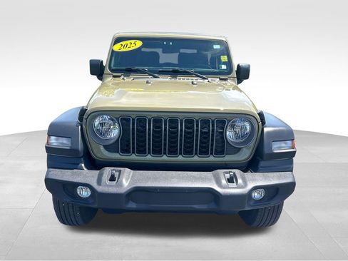 Used 2025 Jeep Wrangler Sport AWD/4WD image 9