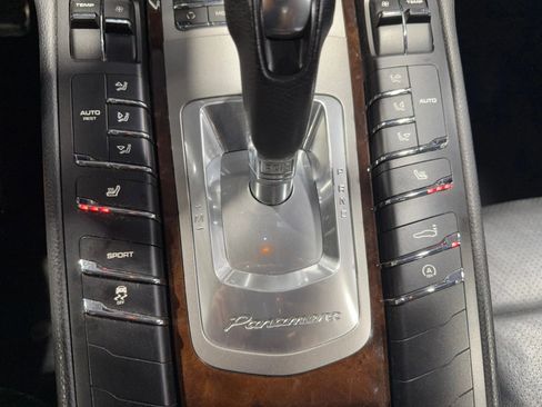 Used 2011 Porsche Panamera 4 image 34