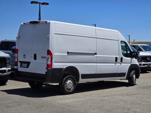 Used 2023 RAM ProMaster 2500 FWD image 4