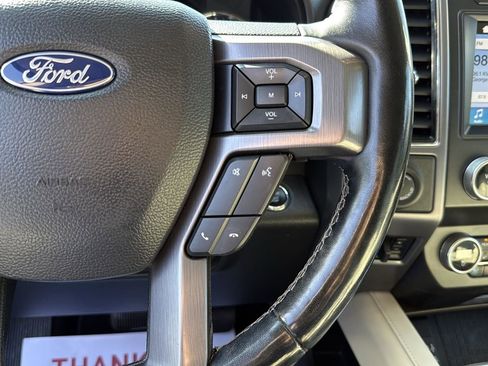 Used 2019 Ford Expedition Max Platinum image 16