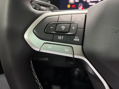 New 2026 Volkswagen Tiguan SE image 19