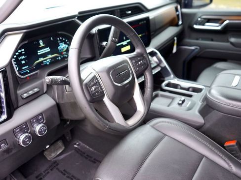Used 2024 GMC Sierra 2500 Denali w/ Denali Reserve Package image 9