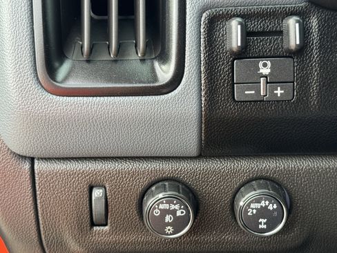 Used 2022 Chevrolet Colorado Z71 w/ Safety Package AWD/4WD image 24
