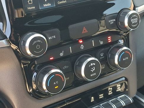 Certified 2022 RAM 1500 Big Horn AWD/4WD image 17