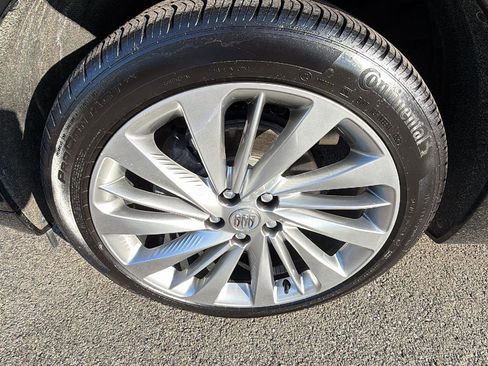 New 2025 Buick Envision Avenir image 9