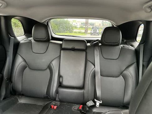Used 2020 Jeep Cherokee Limited AWD/4WD image 6