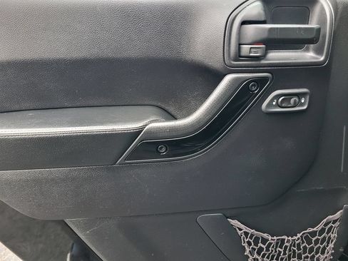 Used 2016 Jeep Wrangler Unlimited Sahara AWD/4WD image 24