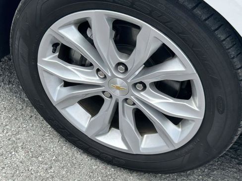 Used 2024 Chevrolet Malibu LT FWD image 9