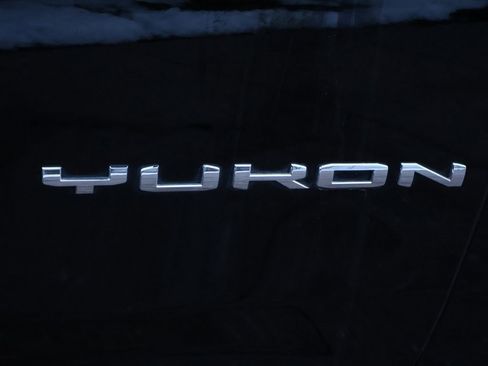 Used 2021 GMC Yukon SLT image 10