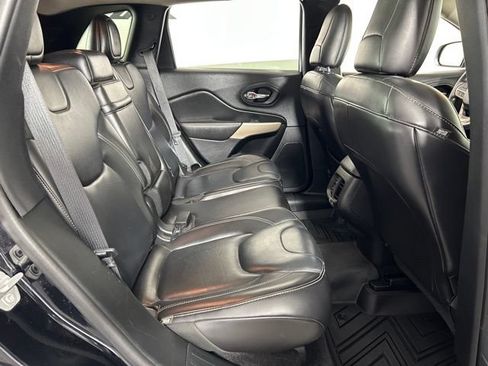Used 2018 Jeep Cherokee Limited AWD/4WD image 12