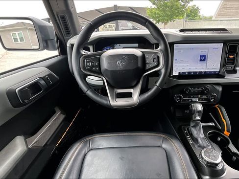 Used 2023 Ford Bronco Badlands w/ Sasquatch Package AWD/4WD image 6