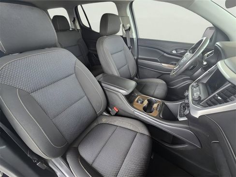 Used 2023 GMC Acadia SLE image 46