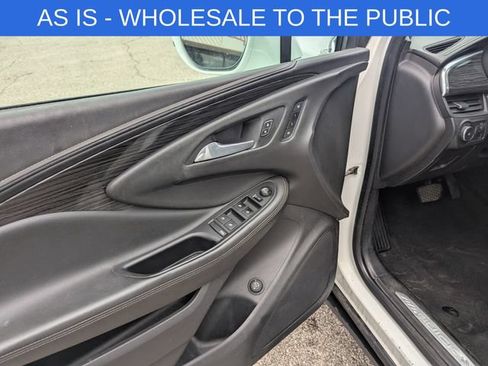 Used 2017 Buick Envision Essence FWD image 9