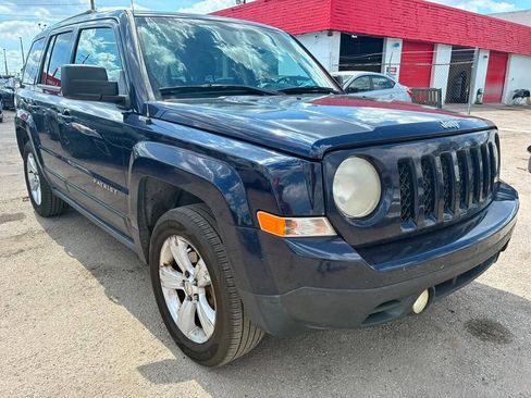 Used 2014 Jeep Patriot Latitude AWD/4WD image 7
