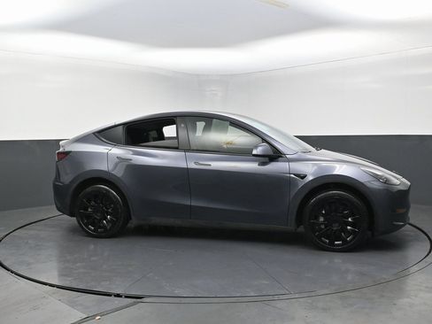 Used 2023 Tesla Model Y Long Range image 5