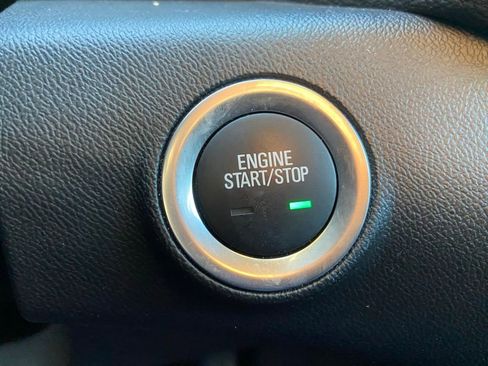 Used 2024 GMC Terrain SLT image 16