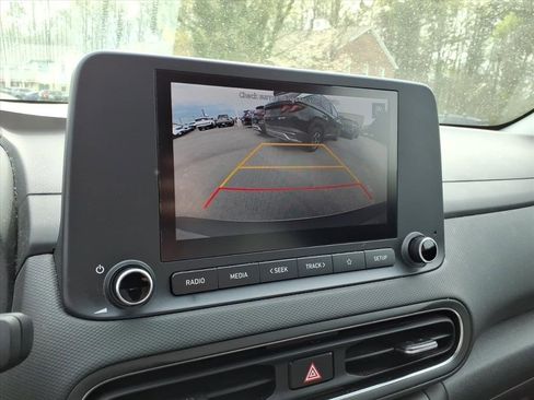 Used 2023 Hyundai Kona SEL image 9