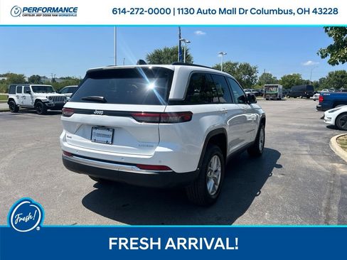 Used 2026 Jeep Grand Cherokee Laredo AWD/4WD image 4