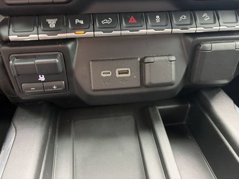 Used 2020 Chevrolet Silverado 3500 LTZ w/ LTZ Plus Package AWD/4WD image 26