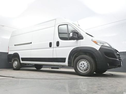 Used 2025 RAM ProMaster 2500 w/ Convenience Group FWD image 32