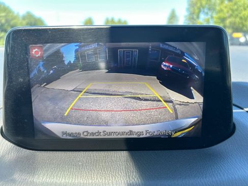 Used 2018 MAZDA MAZDA3 Touring FWD image 14
