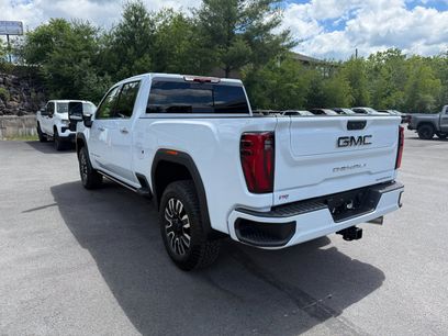 New 2026 GMC Sierra 2500 Denali Ultimate w/ LPO, Black Badging Package
