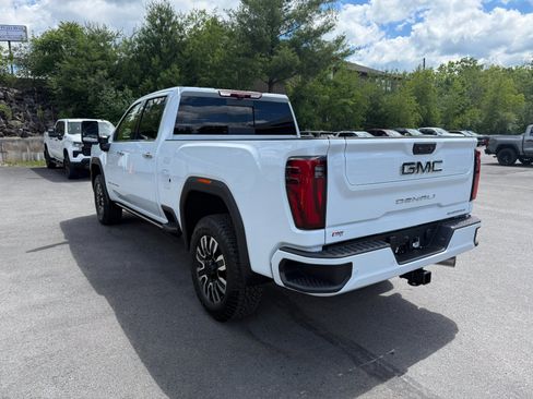 New 2026 GMC Sierra 2500 Denali Ultimate w/ LPO, Black Badging Package AWD/4WD image 3