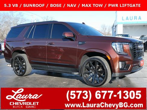 Used 2023 GMC Yukon SLT w/ SLT Premium Package image 1