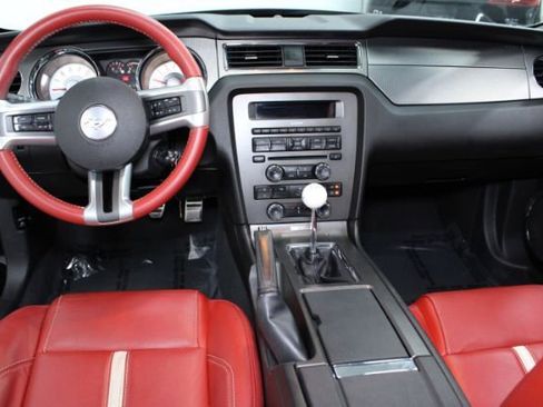 Used 2010 Ford Mustang GT Premium image 2