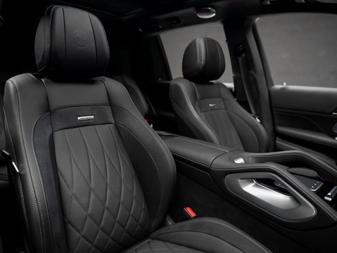 Used 2025 Mercedes-Benz GLS 63 AMG 4MATIC image 72