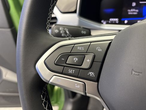 New 2026 Volkswagen Taos SE image 15