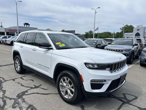 Used 2023 Jeep Grand Cherokee Limited AWD/4WD image 8