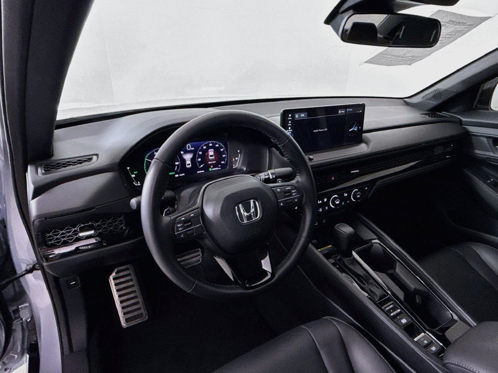 Used 2025 Honda Accord Sport image 9