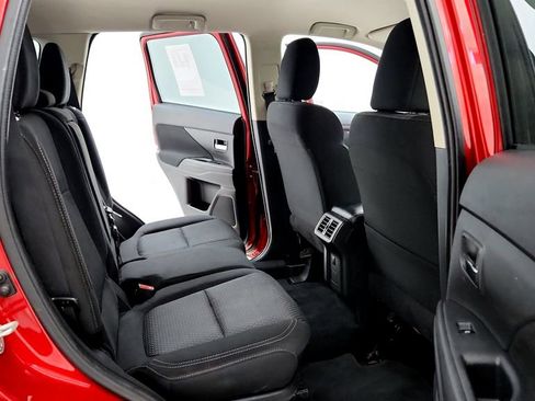 Used 2019 Mitsubishi Outlander ES AWD/4WD image 18