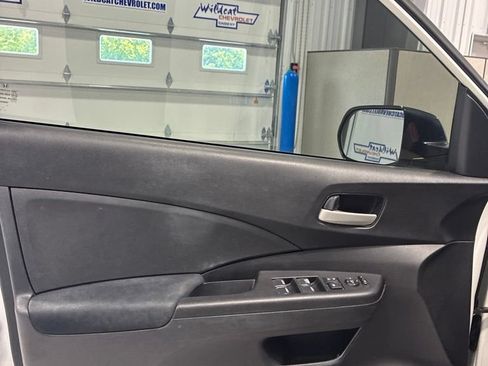 Used 2016 Honda CR-V LX image 11