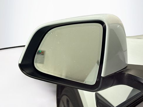 Used 2022 Tesla Model Y Performance AWD/4WD image 16