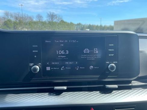 Used 2024 Kia Carnival LX image 20