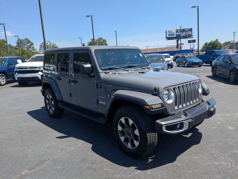 Used 2022 Jeep Wrangler Unlimited Sahara image 3
