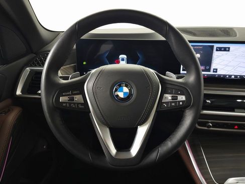 Used 2025 BMW X5 xDrive50e w/ Parking Assistance Package image 21
