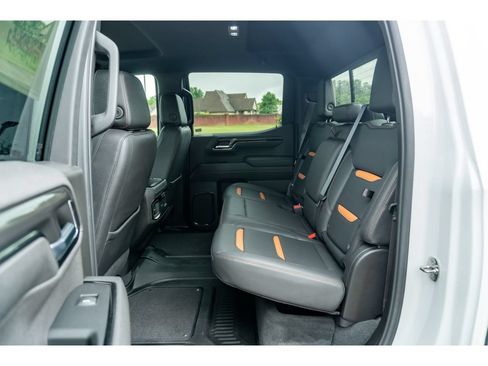 Used 2024 GMC Sierra 1500 AT4 w/ AT4 Preferred Package AWD/4WD image 16